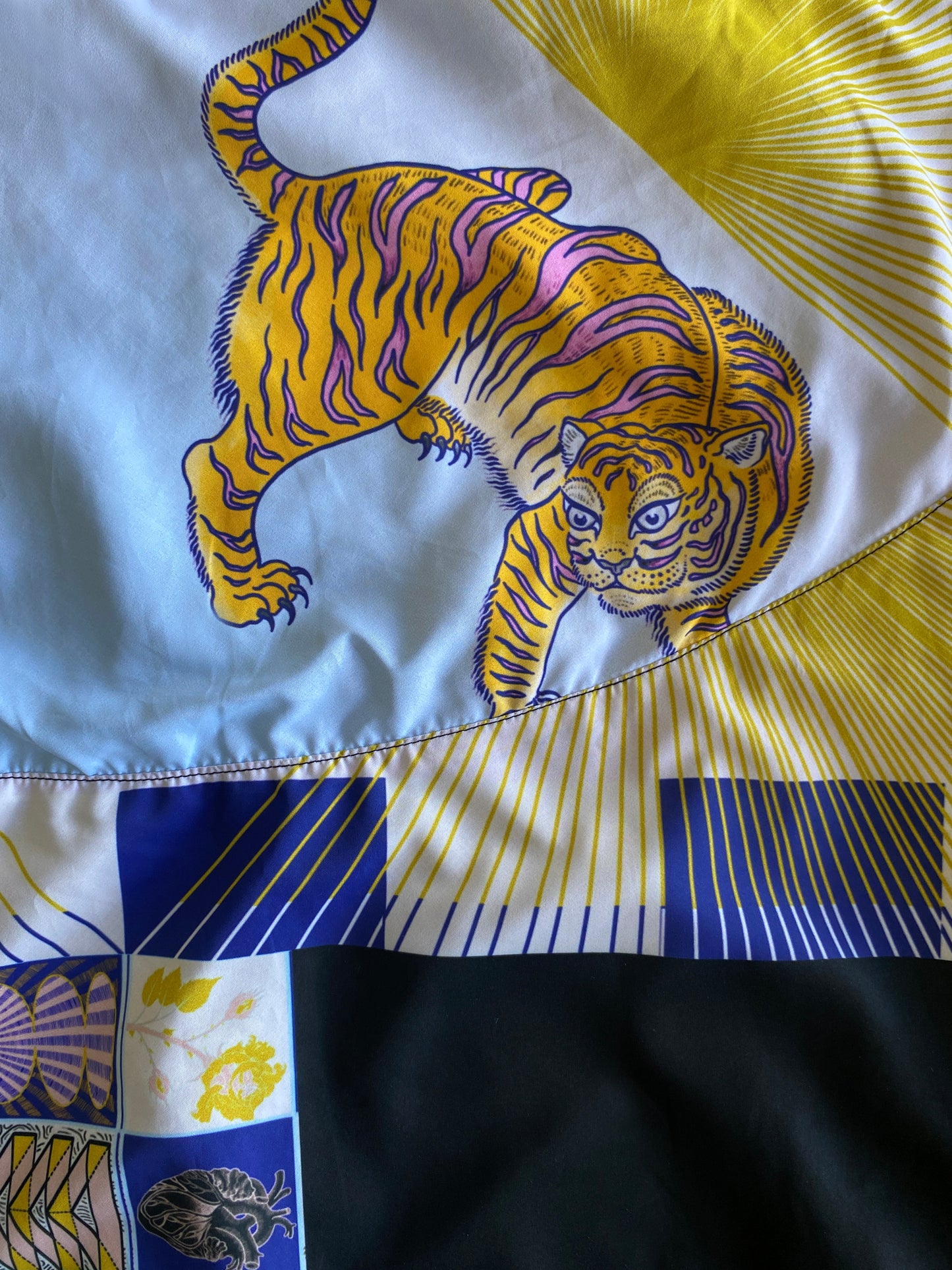 Tiger Chessboard Print Femme Cropped Windbreaker